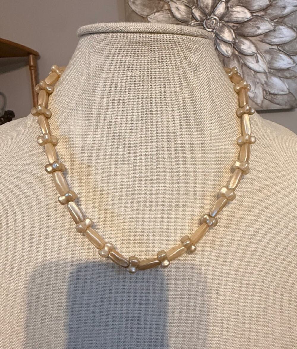 Vintage Faux Pearl & Lucite Bead Necklace 18”